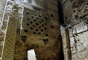 Desde la cripta bajo el ábside de San Martino ai Monti, el Titulus Equitii.